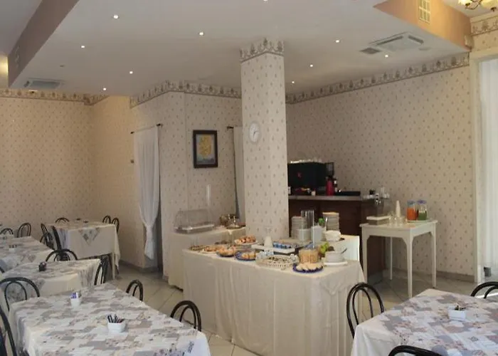 Hotel Mon Reve 3*