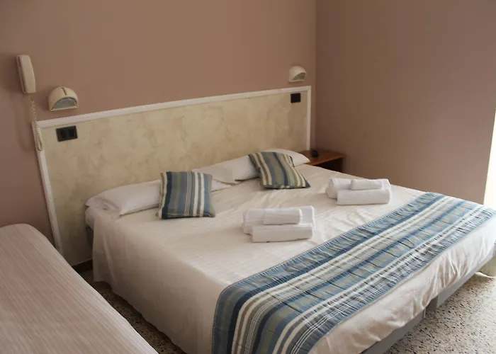 Hotel Mon Reve Отель 3*