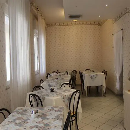 Hotell Hotel Mon Reve 3*