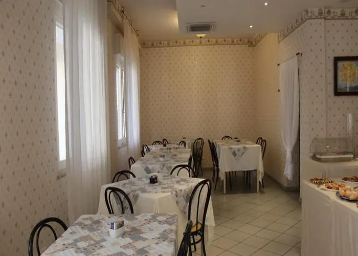 Hotel Hotel Mon Reve 3*