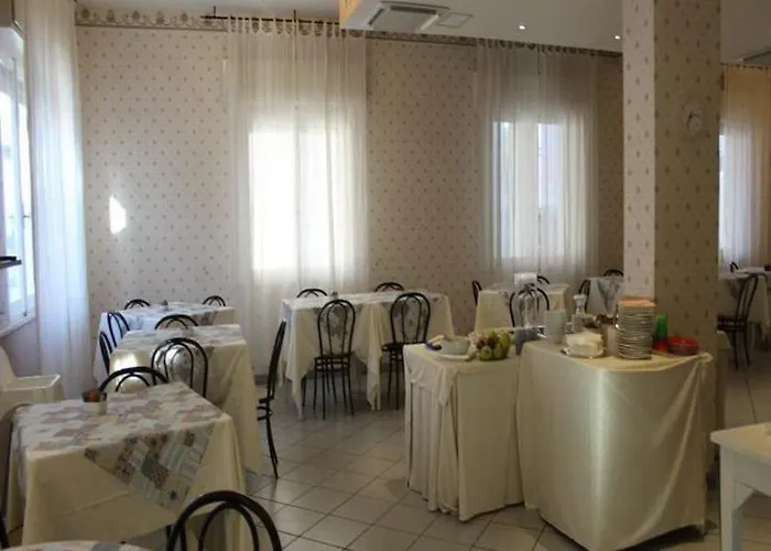 מלון Hotel Mon Reve רימיני