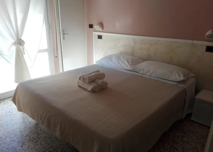 Hotel Mon Reve מלון 3*