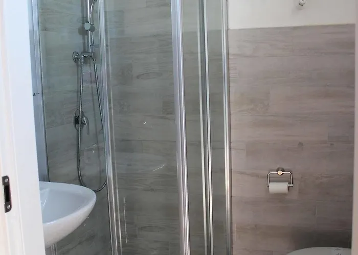 Hotel Mon Reve מלון 3*